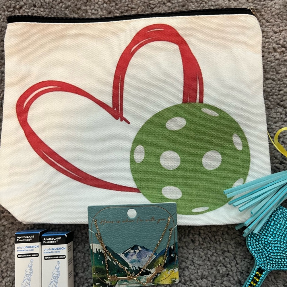 Pickleball Pouch w/Accessories - Picture 2 of 9